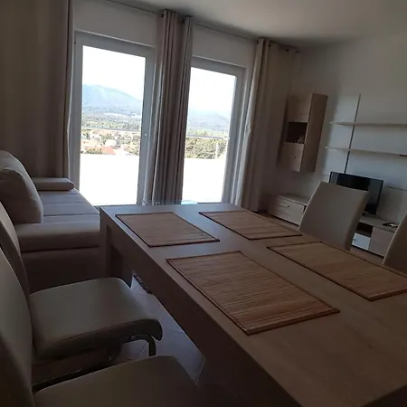 Apartment Maslinica *