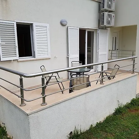 Maslinica Apartment