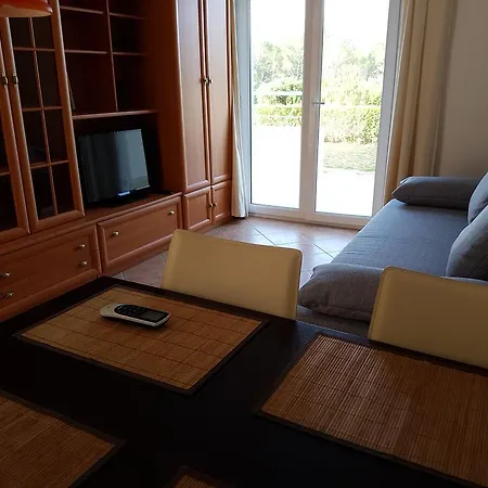 Apartment Maslinica