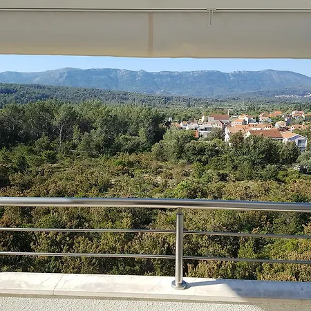 Maslinica Apartment *