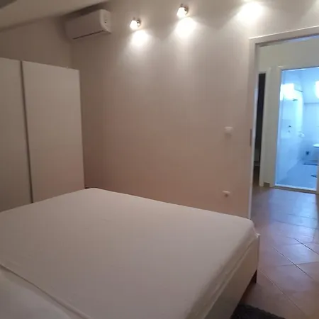 Apartment Maslinica *