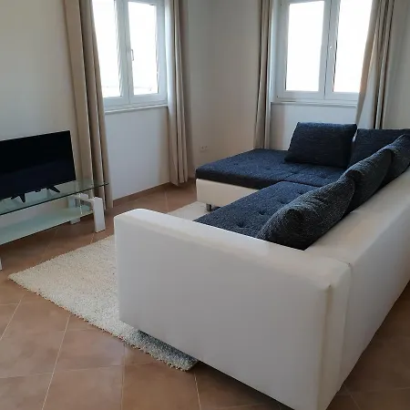 Maslinica Apartment *