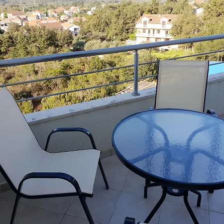 Apartment Maslinica