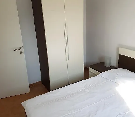 Maslinica * Vrboska